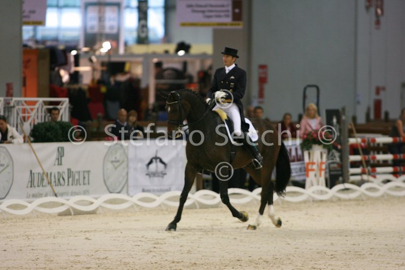 LAUGKS_MEGGLE\'S WELTTALL_MILANO_2011_SS2_2380.jpg